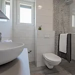 וילה Luxury Adris With Heated Pool, Gym, Sauna - Split