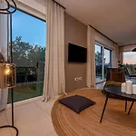 Luxury Adris With Heated Pool, Gym, Sauna - Split