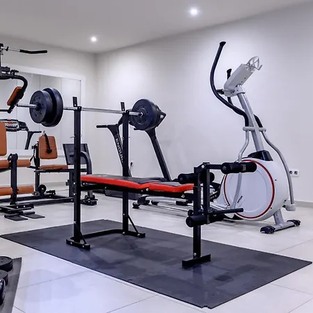 Luxury Adris With Heated Pool, Gym, Sauna - Split וילה