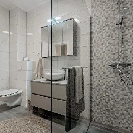 Vila Luxury Adris With Heated Pool, Gym, Sauna - Split *