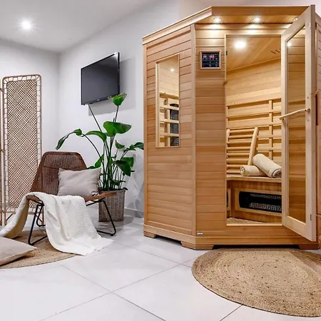 Vila Luxury Adris With Heated Pool, Gym, Sauna - Split Kaštela