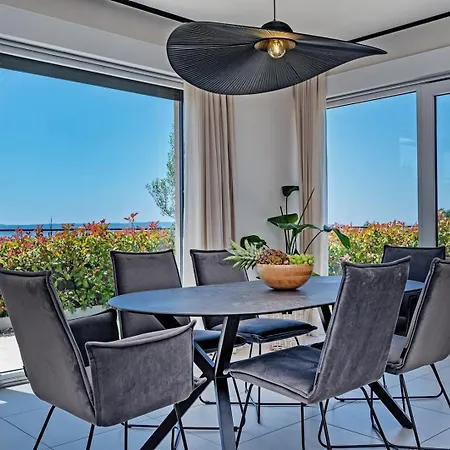 Vila Luxury Adris With Heated Pool, Gym, Sauna - Split Kaštela