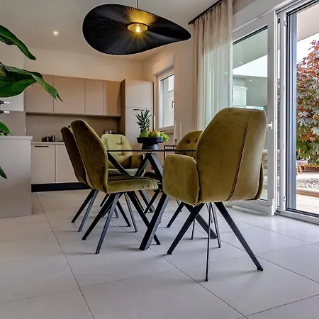 Vila Luxury Adris With Heated Pool, Gym, Sauna - Split Kaštela