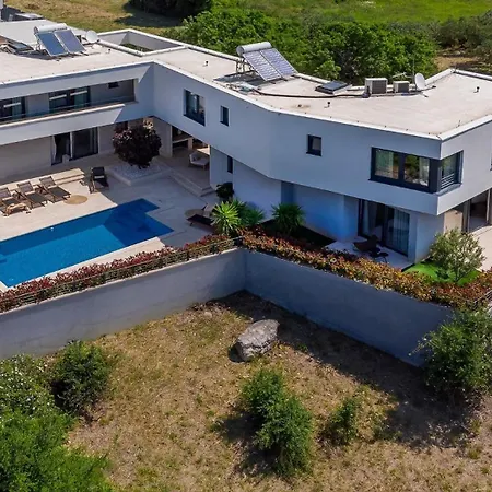 Luxury Adris With Heated Pool, Gym, Sauna - Split