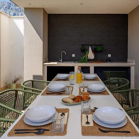 Luxury Adris With Heated Pool, Gym, Sauna - Split Kaštela