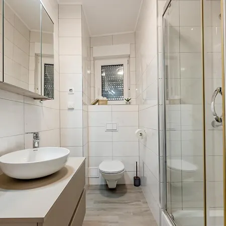 Luxury Adris With Heated Pool, Gym, Sauna - Split