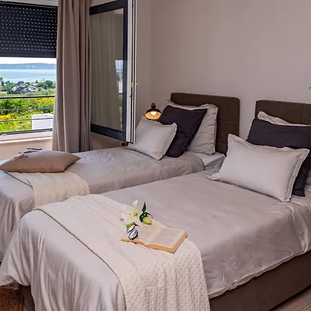 Luxury Adris With Heated Pool, Gym, Sauna - Split Villa Kaštela