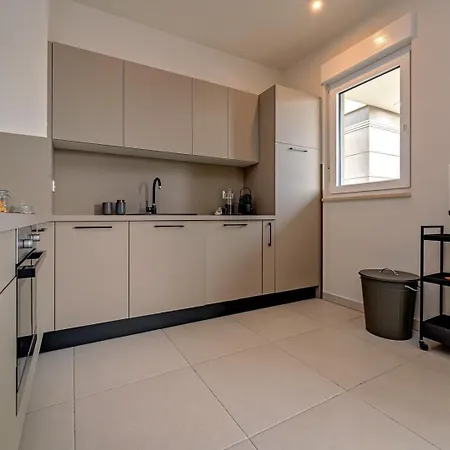 Luxury Adris With Heated Pool, Gym, Sauna - Split * Kaštela