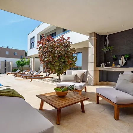 Luxury Adris With Heated Pool, Gym, Sauna - Split Villa Kaštela