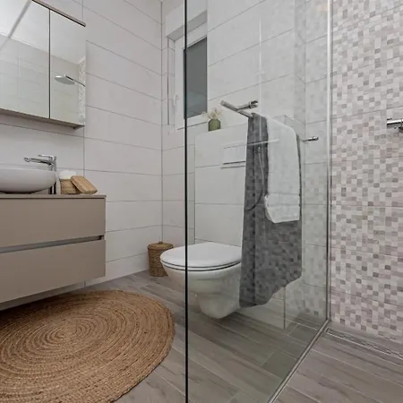 Luxury Adris With Heated Pool, Gym, Sauna - Split *