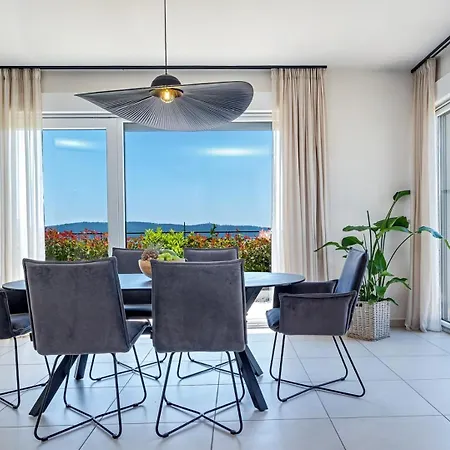 Luxury Adris With Heated Pool, Gym, Sauna - Split Kaštela