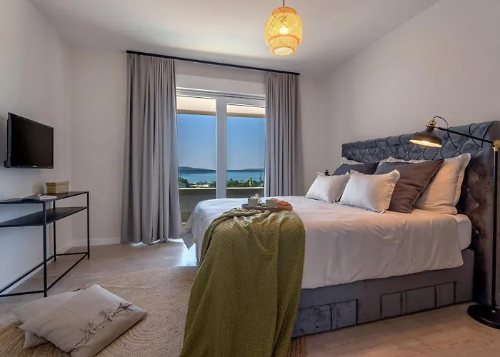 Luxury Adris With Heated Pool, Gym, Sauna - Split *