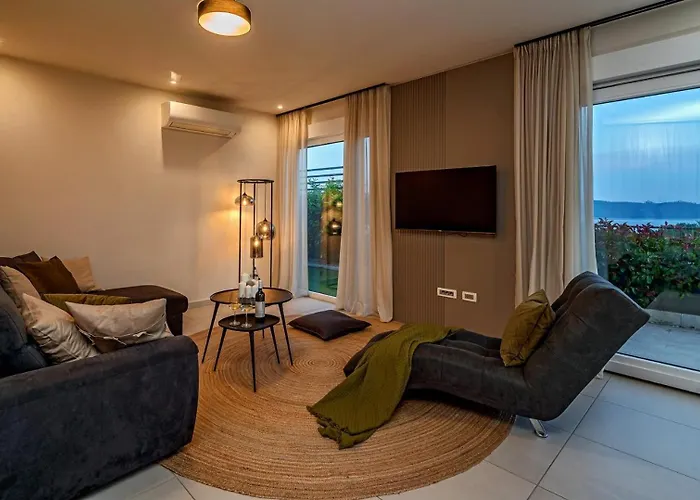 Luxury Adris With Heated Pool, Gym, Sauna - Split Villa