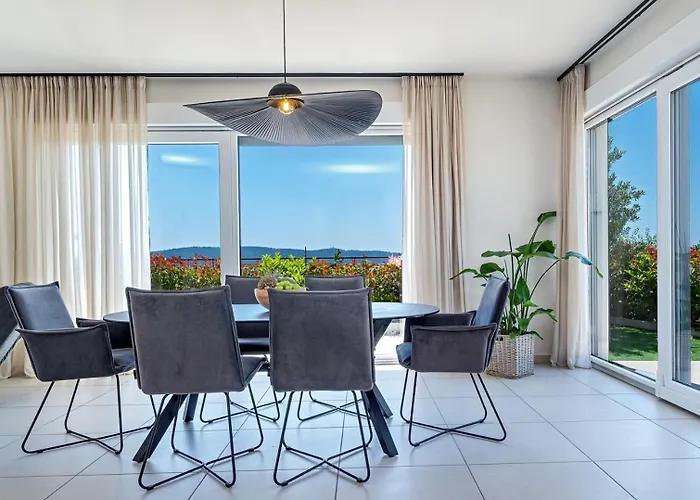 Luxury Adris With Heated Pool, Gym, Sauna - Split Kaštela