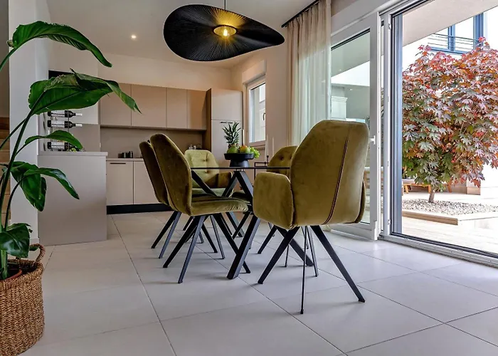 Villa Luxury Adris With Heated Pool, Gym, Sauna - Split Kaštela