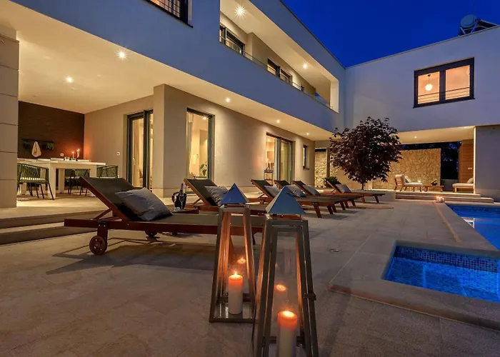 Villa Luxury Adris With Heated Pool, Gym, Sauna - Split Kaštela