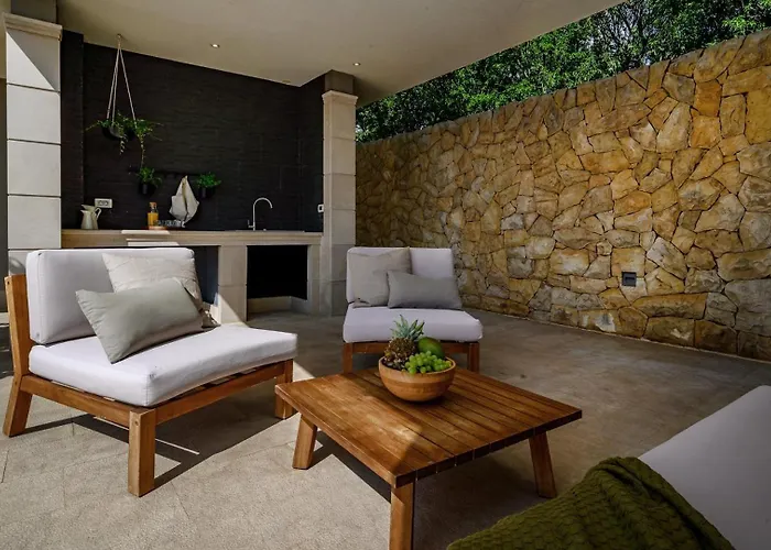 Villa Luxury Adris With Heated Pool, Gym, Sauna - Split Kaštela